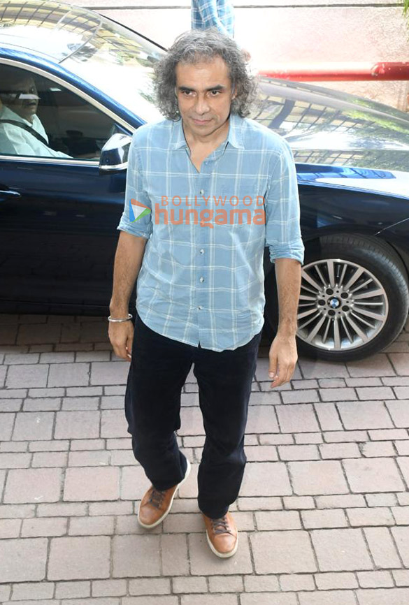 photos ajay devgn sharvari rohit shetty and others unveil the global campaign tik tik plastic 3 0 4