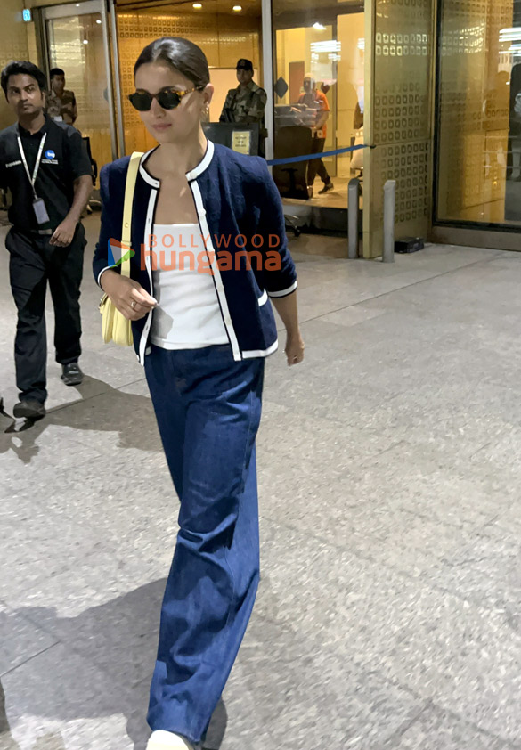 photos alia bhatt snapped at the airport 3 9
