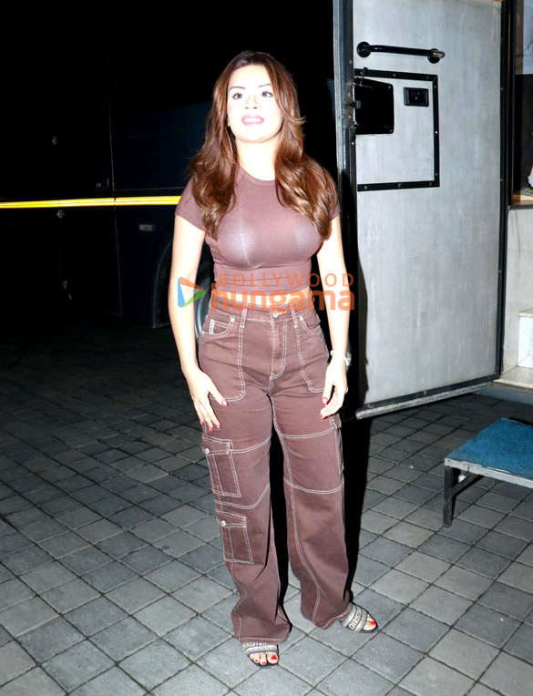 photos avneet kaur snapped in andheri 1 2