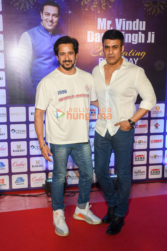 photos celebs grace vindu dara singhs birthday bash 6 5 6 32