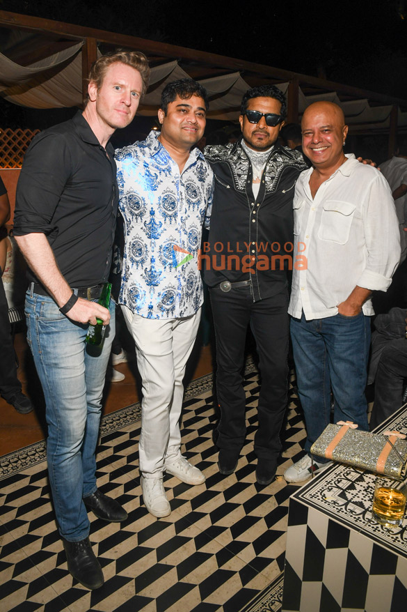 photos celebs grace vindu dara singhs birthday bash 6 5 6 38