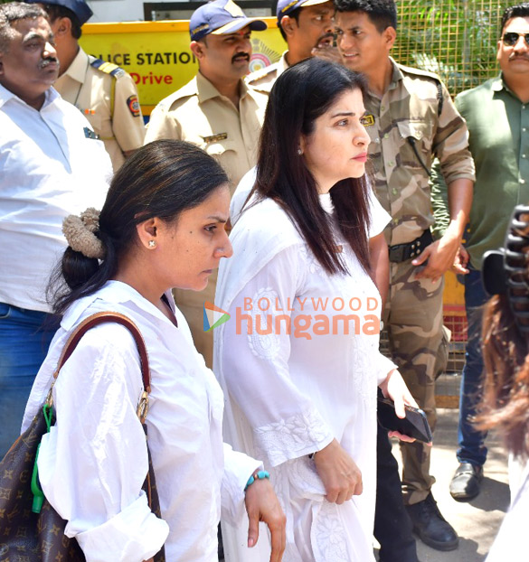 photos celebs snapped at the funeral of the late nirmala kapoor 12