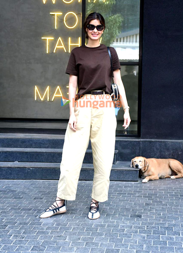 photos diana penty snapped outside excel entertainments office in bandra 4