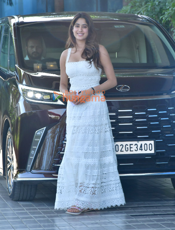 photos janhvi kapoor snapped in andheri 2 2