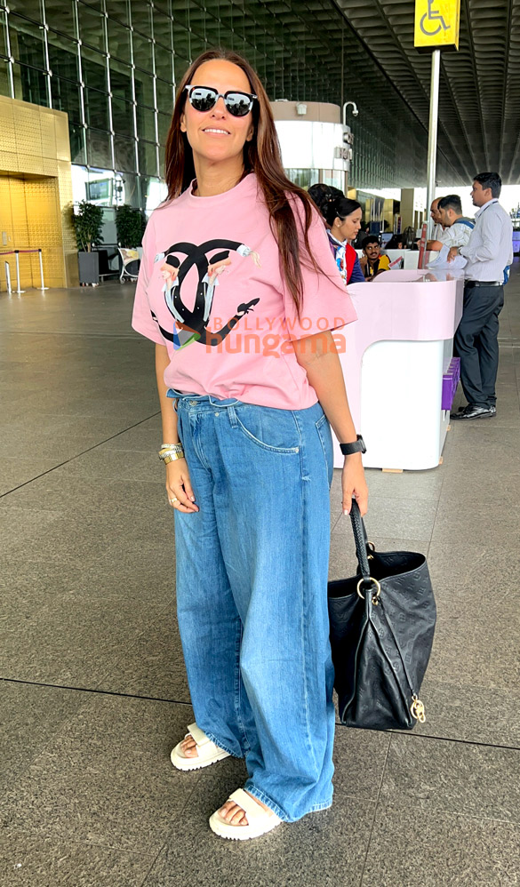 photos kajal aggarwal neha dhupia javed akhtar and others snapped at the airport 1