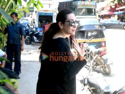 Photos: Karisma Kapoor snapped outside a restaurant in Bandra