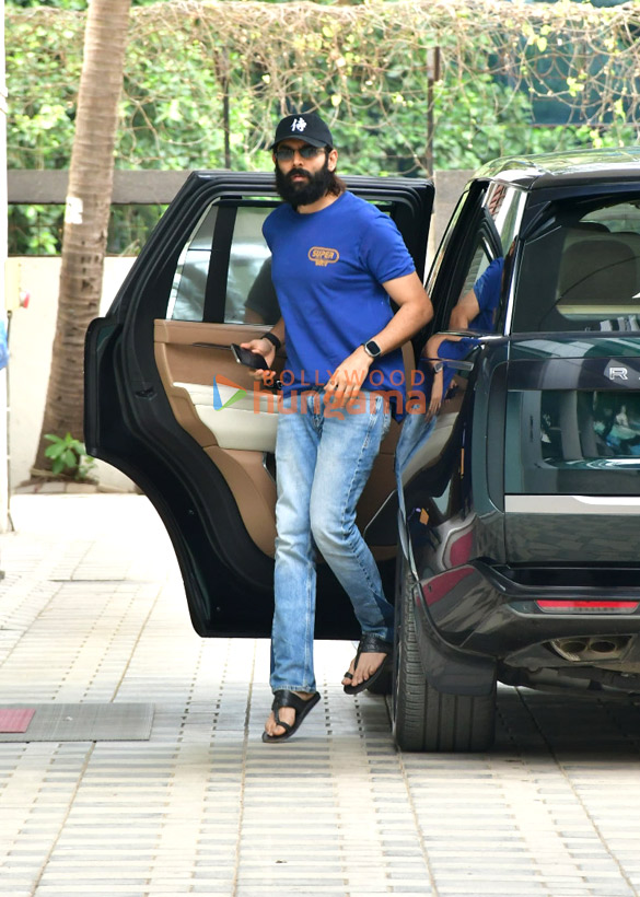 photos kartik aaryan snapped at t series office 2