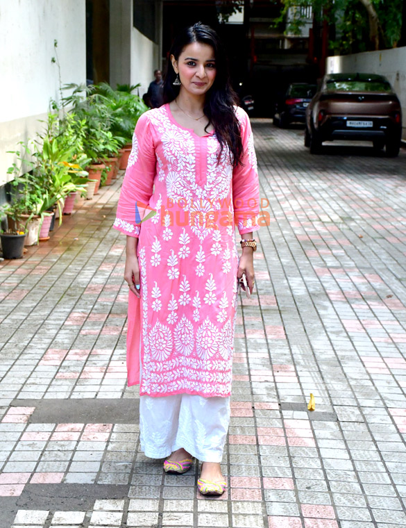 photos mahima makwana snapped in andheri 5
