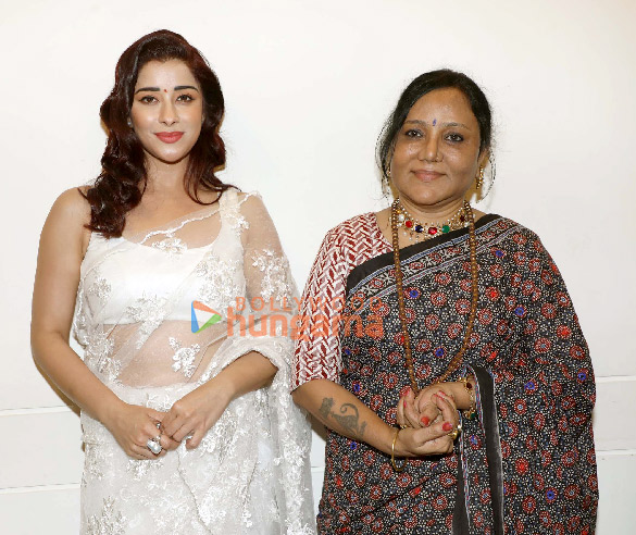 photos nyra banerjee anu agarwal and others honoured at the 17th newsmakers achievers awards 6