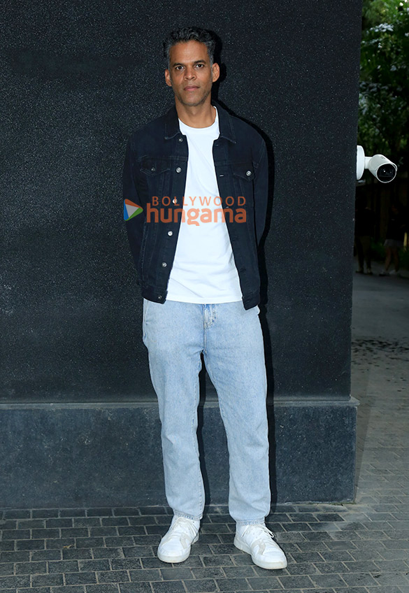 photos rajkummar rao kunal kemmu soha ali khan and others snapped at the special screening of stolen 9