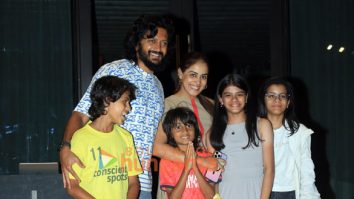 Photos: Riteish Deshmukh and Genelia Deshmukh snapped in Town