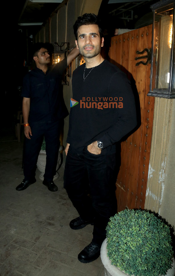 photos sophie choudry manish malhotra and karan tacker snapped in bandra 2