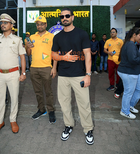 photos suniel shetty sooraj pancholi and akanksha sharma snapped promoting kesari veer at cycle marathon 7