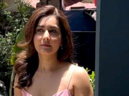 Pretty in pink! Raashii Khanna gets clicked by paps