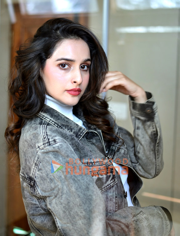 sadia khateeb 6 8
