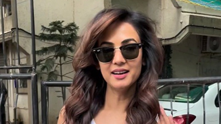 Sonal Chauhan’s hair are giving perfect styling goals
