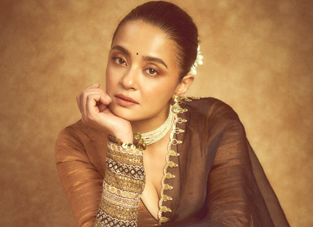 SHOCKING! Surveen Chawla reveals a director tried to kiss her after talking about her husband: “I had to push him back. I was startled” : Bollywood News – Bollywood Hungama