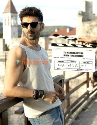 on the sets of the movie Tu Meri Main Tera Main Tera Tu Meri