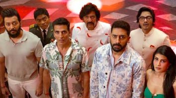 EXPLAINED: How exhibitors are dividing shows between the two versions of Housefull 5; insiders explain release strategy behind ONE-OF-A-KIND occurrence in cinema history