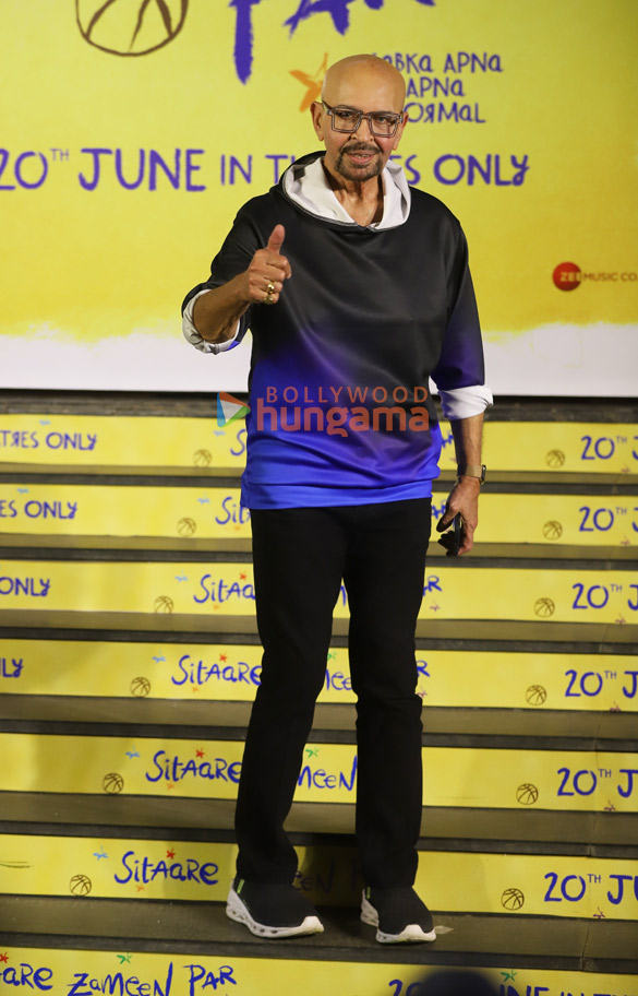photos aamir khan salman khan tiger shroff genelia deshmukh vicky kaushal and others grace the premiere of sitaare zameen par 1 2