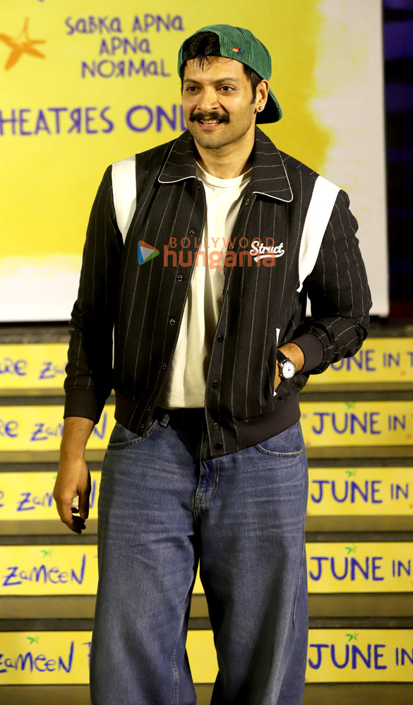 photos aamir khan salman khan tiger shroff genelia deshmukh vicky kaushal and others grace the premiere of sitaare zameen par 8 2