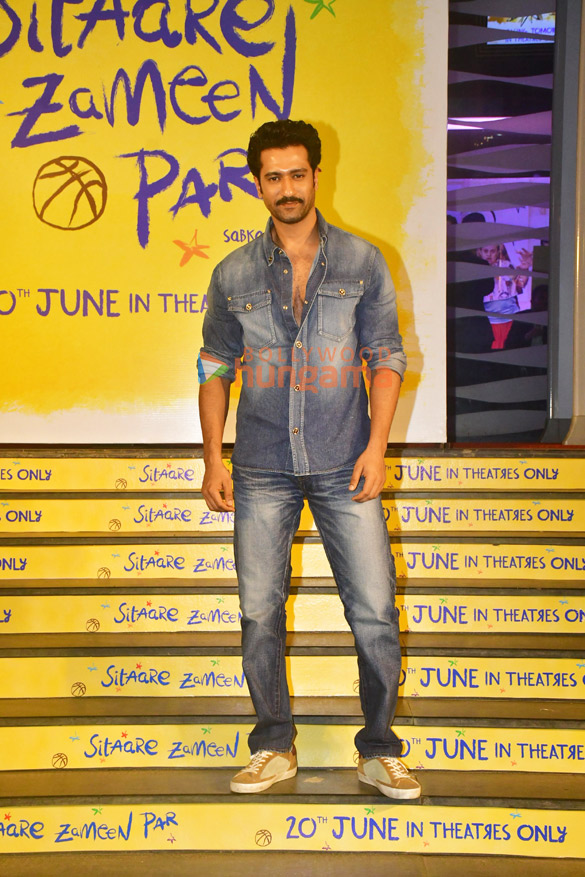 photos aamir khan tiger shroff and others grace the premiere of sitaare zameen par 1043 23