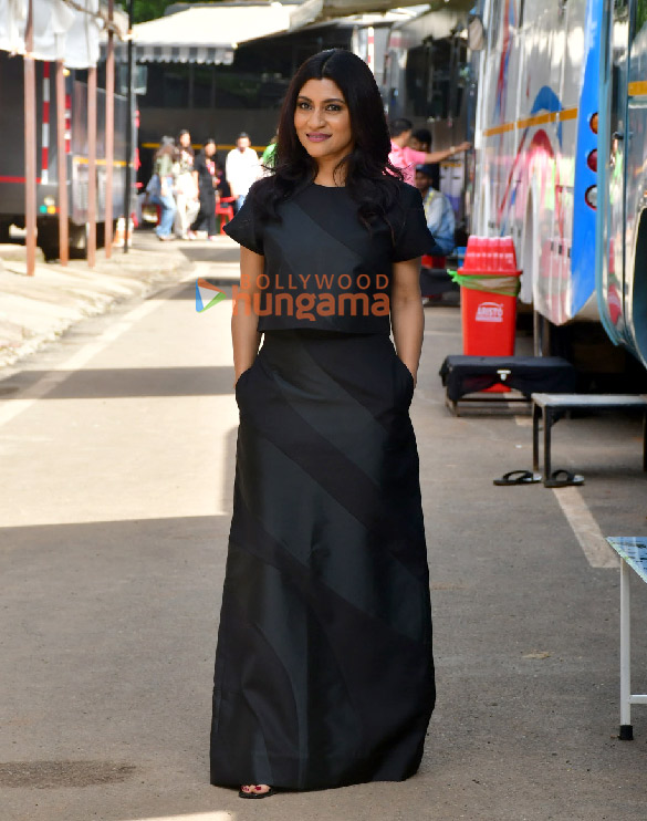 photos aditya roy kapur sara ali khan ali fazal fatima sana shaikh and others snapped promoting metro in dino on the sets of the kapil sharma show 2