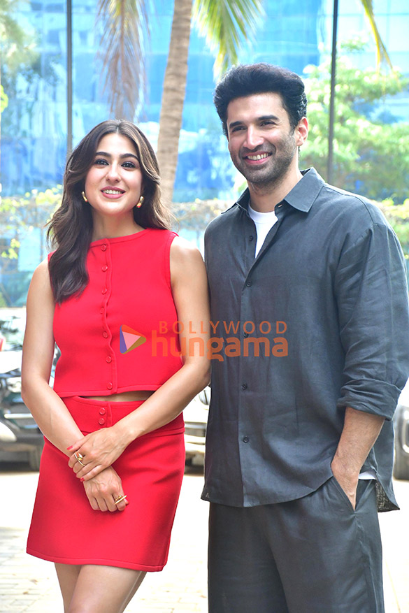 Photos: Aditya Roy Kapur, Sara Ali Khan, Ali Fazal, Fatima Sana Shaikh and others snapped promoting Metro… In Dino Photos: Aditya Roy Kapur, Sara Ali Khan, Ali Fazal, Fatima Sana Shaikh and others snapped promoting Metro… In Dino