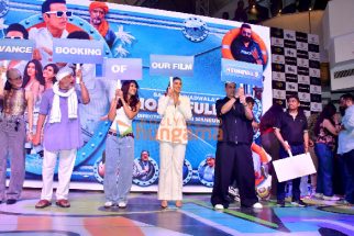 Photos: Akshay Kumar, Jacqueline Fernandez, Sonam Bajwa, Nana Patekar and others snapped promoting their film Housefull 5 in Pune