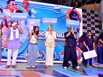 Photos: Akshay Kumar, Jacqueline Fernandez, Sonam Bajwa, Nana Patekar and others snapped promoting their film Housefull 5 in Pune | Parties & Events