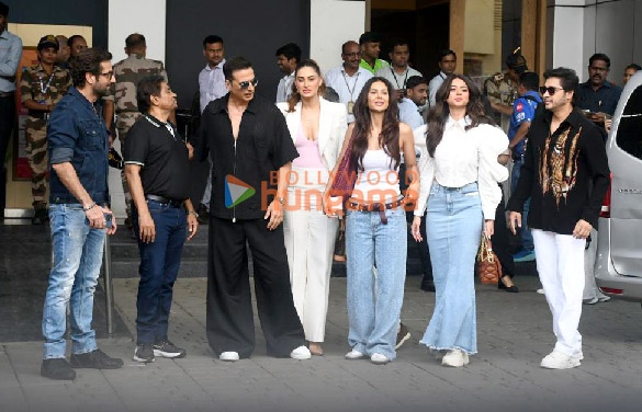 photos akshay kumar jacqueline fernandez sonam bajwa nargis fakhri and others snapped promoting housefull 5 at kalina airport 1