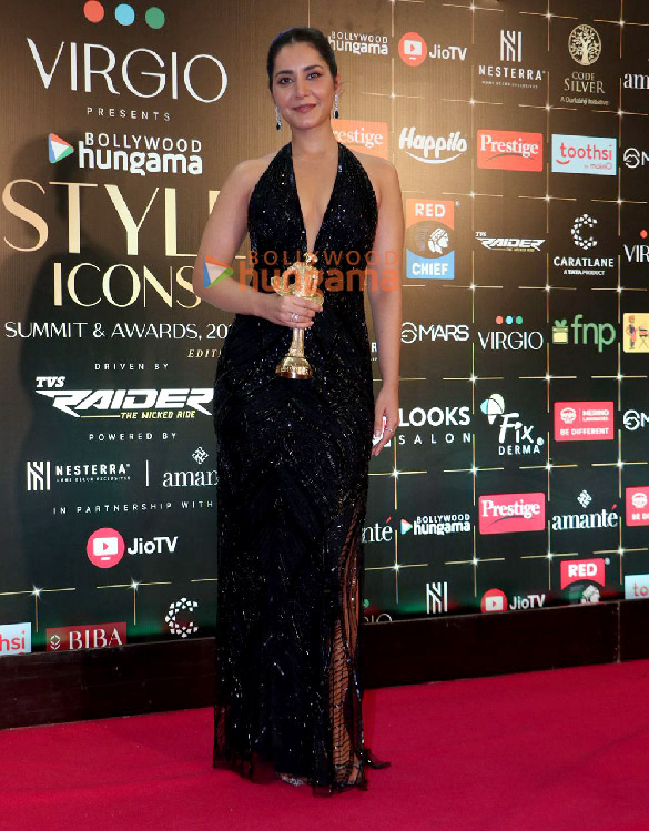 photos akshay kumar vidya balan tiger shroff sunny leone nushrratt bharuccha and others grace the red carpet at bollywood hungama style icons summit and awards 2025 115 7