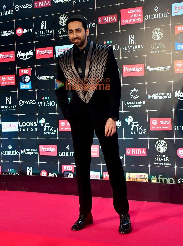 photos akshay kumar vidya balan tiger shroff sunny leone nushrratt bharuccha and others grace the red carpet at bollywood hungama style icons summit and awards 2025 1227 20