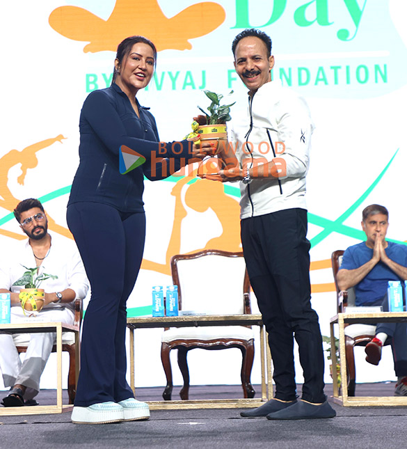photos arjun kapoor nushrratt bharuccha attend amruta fadnavis yoga day with 1000 marginalised women 8