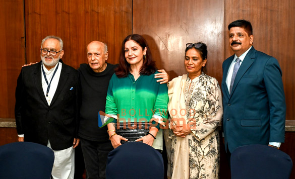 Photos: Mahesh Bhatt, Pooja Bhatt and others attend the fashion show ‘Rabiaz: Walk for a Cause’