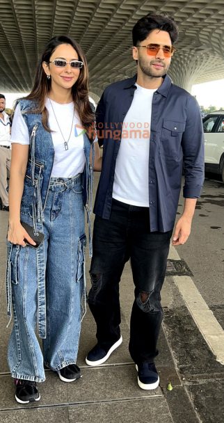 Photos: Rakul Preet Singh, Jackky Bhagnani, Sonam Kapoor Ahuja and others snapped at the airport