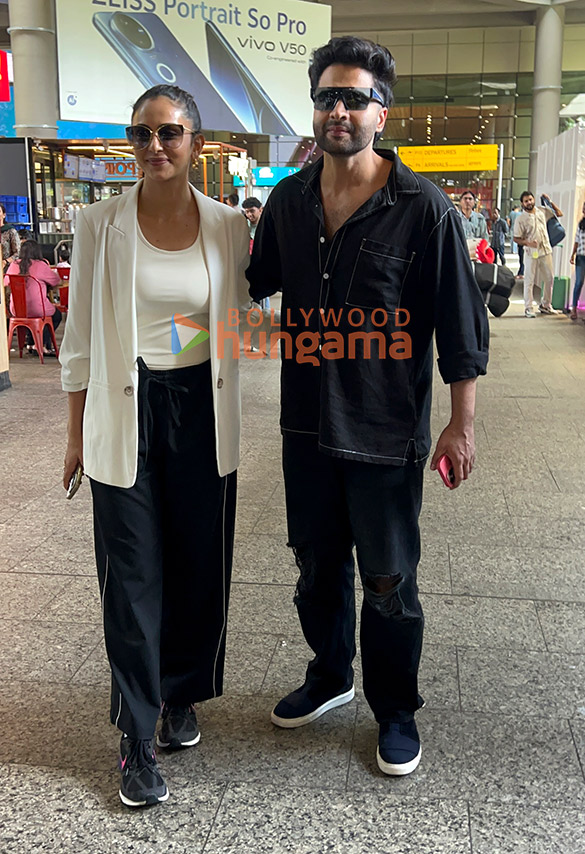 photos rakul preet singh jackky bhagnani and malaika arora snapped at the airport 1