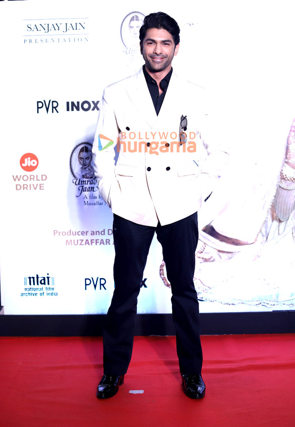 photos rekha aamir khan a r rahman alia bhatt janhvi kapoor simi garewal and others snapped at the re release premiere of umrao jaan 10533 17