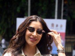 Photos: Sophie Choudry snapped outside Bastian in Bandra