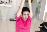 Tusshar Kapoor’s challenging asana this yoga day