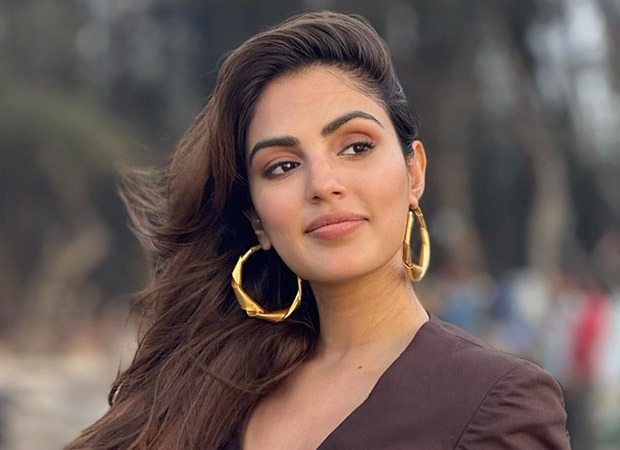 Rhea Chakraborty gets nod from court to fly abroad for professional commitments : Bollywood News
