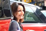 Soha Ali Khan picking her princess Inaaya from school