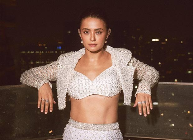 आपराधिक न्याय 4 और राणा नायडू 2 के लिए पदोन्नति के बीच सर्वेक्षण चावला प्रमुख पीठ की चोट से पीड़ित है