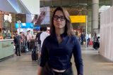 Tamannaah Bhatia greets paps as she gets clicked at the airport
