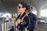 The craze is real! Janhvi Kapoor is surely paps favourite
