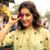 Raashii Khanna shares candid moments with Mumbai locals, soaking in the city’s spirit