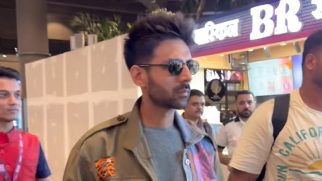 Kartik Aaryan looks handsome as he was spotted at the airport