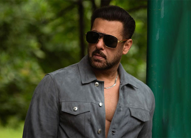 Salman Khan stuns fans with smouldering new look; netizens call him 'forever young'; watch