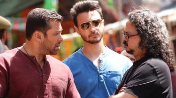 Aayush Sharma reveals the hilarious photography tip he received from Salman Khan on the sets of Bajrangi Bhaijaan: “Point the camera at him” Aayush Sharma reveals the hilarious photography tip he received from Salman Khan on the sets of Bajrangi Bhaijaan: “Point the camera at him”