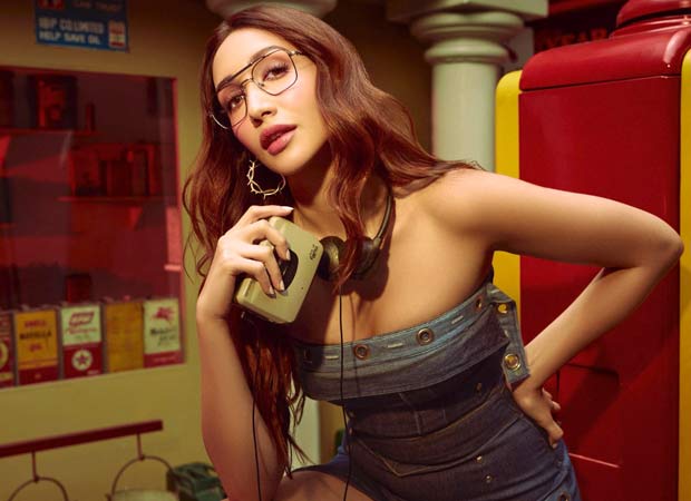 John Jacobs taps Shreya Chaudhary for Retro Rhapsody campaign; eyewear inspired by jazz, broadway & vintage vibes